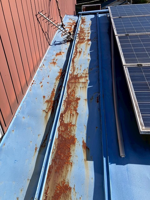 サビが進行したトタン屋根